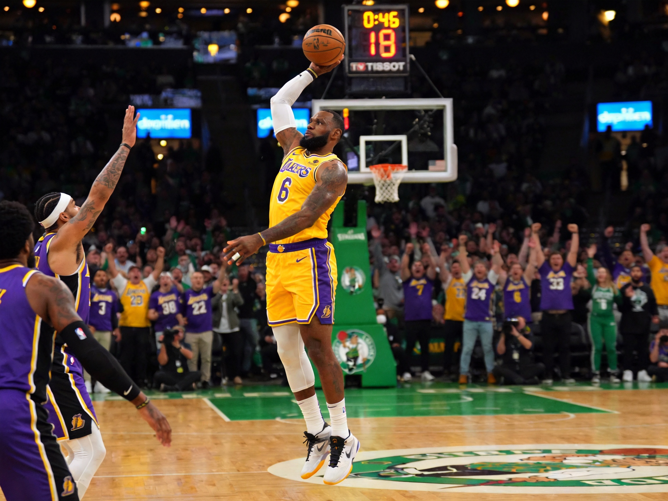 NBA湖人凯尔特人 詹姆斯上篮